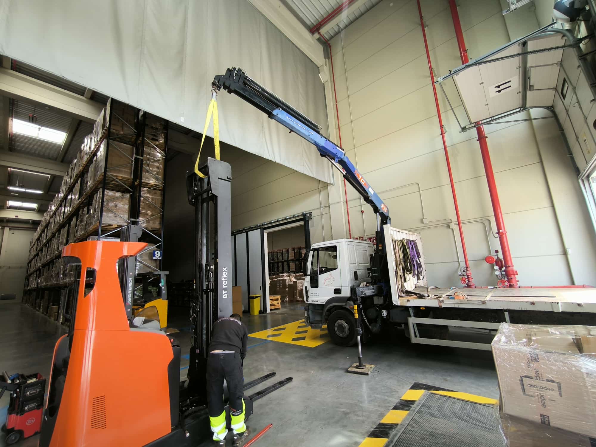 Colocación de mástil de carretilla con grúa 11 tn